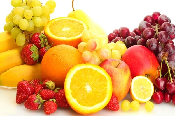 uống nước ép trái cây giàu vitamin c giúp nhanh khỏi cảm cúm