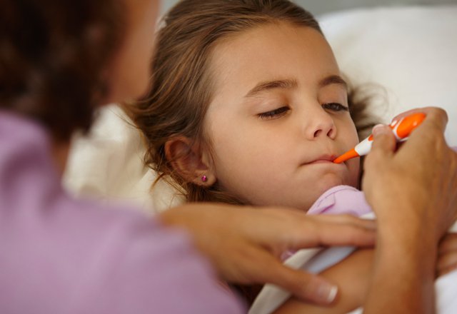 sốt là dấu hiệu cảm cúm cơ bản ở bất cứ trẻ nào