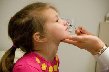Cách giảm nghẹt mũi ở trẻ nhỏ