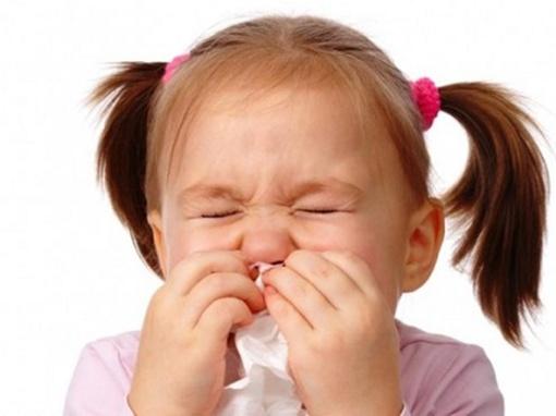 Trẻ bị nghẹt mũi kéo dài rất nguy hiểm