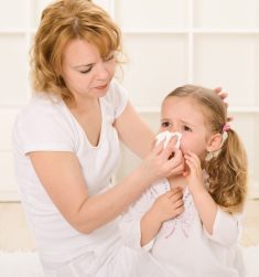 Trẻ bị viêm mũi xoang dị ứng